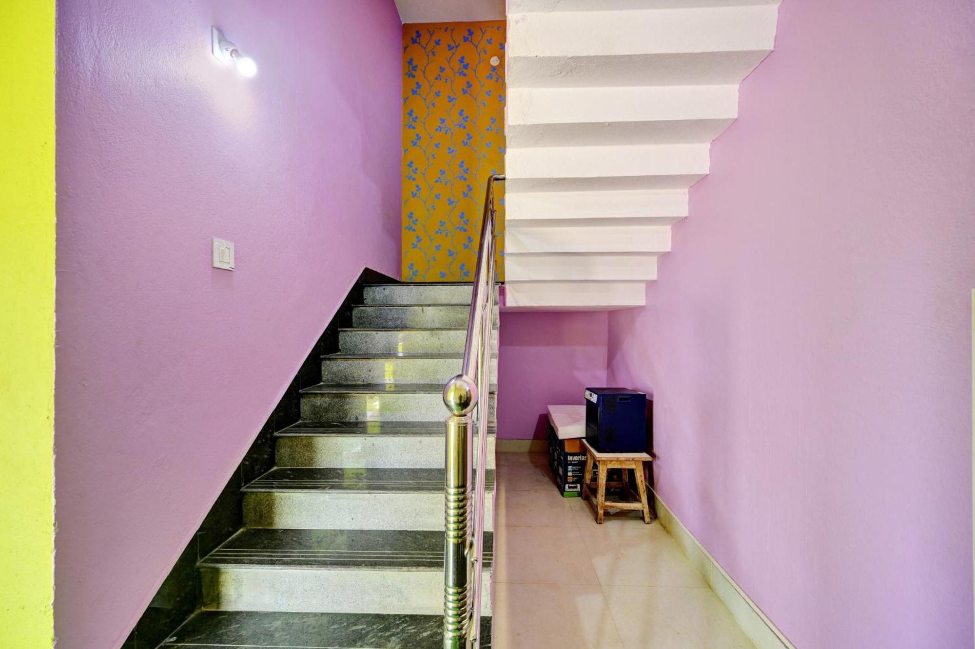 Hotel Oyo Flagship 81058 Royal Regalia Bhubaneswar Exterior foto