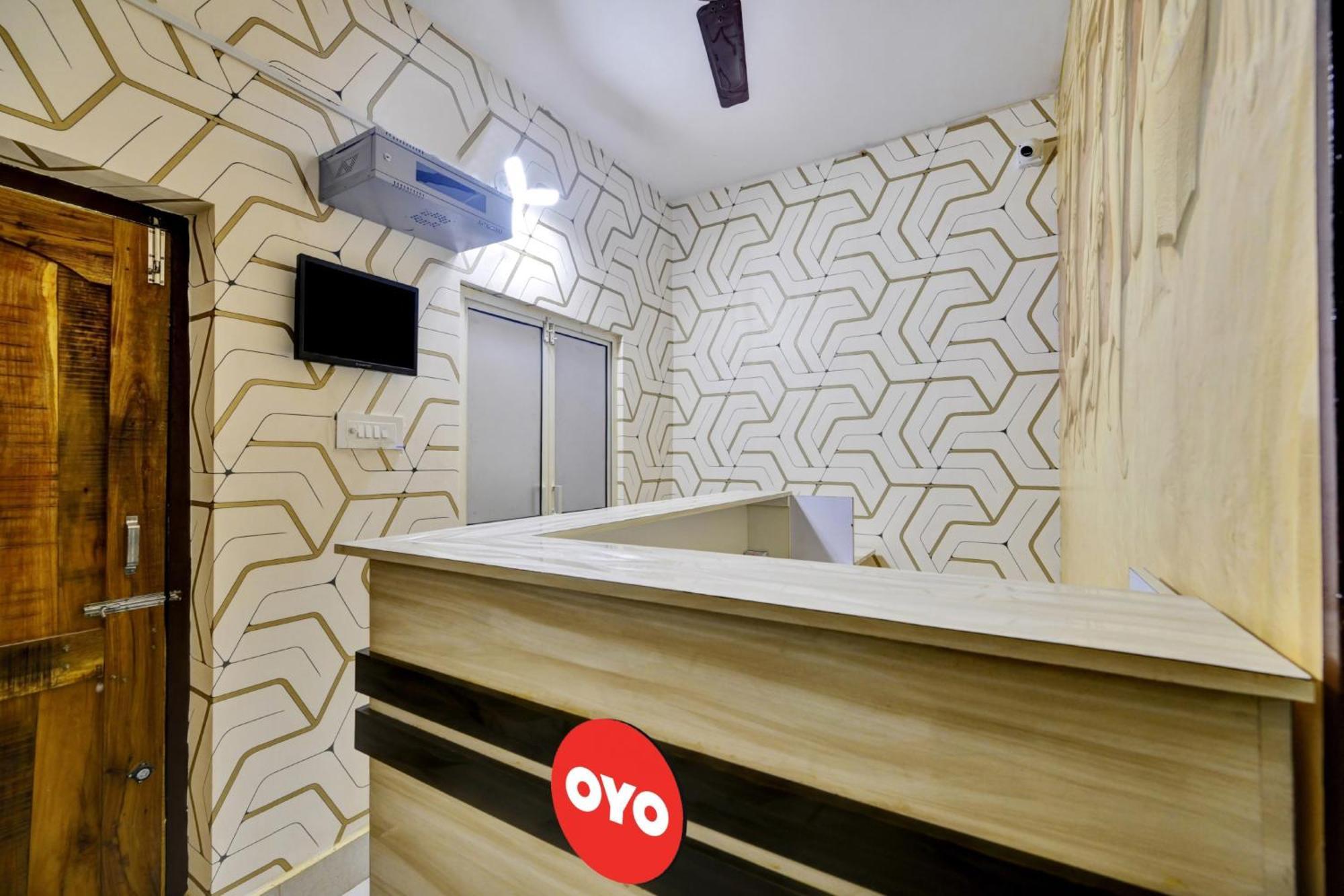 Hotel Oyo Flagship 81058 Royal Regalia Bhubaneswar Exterior foto