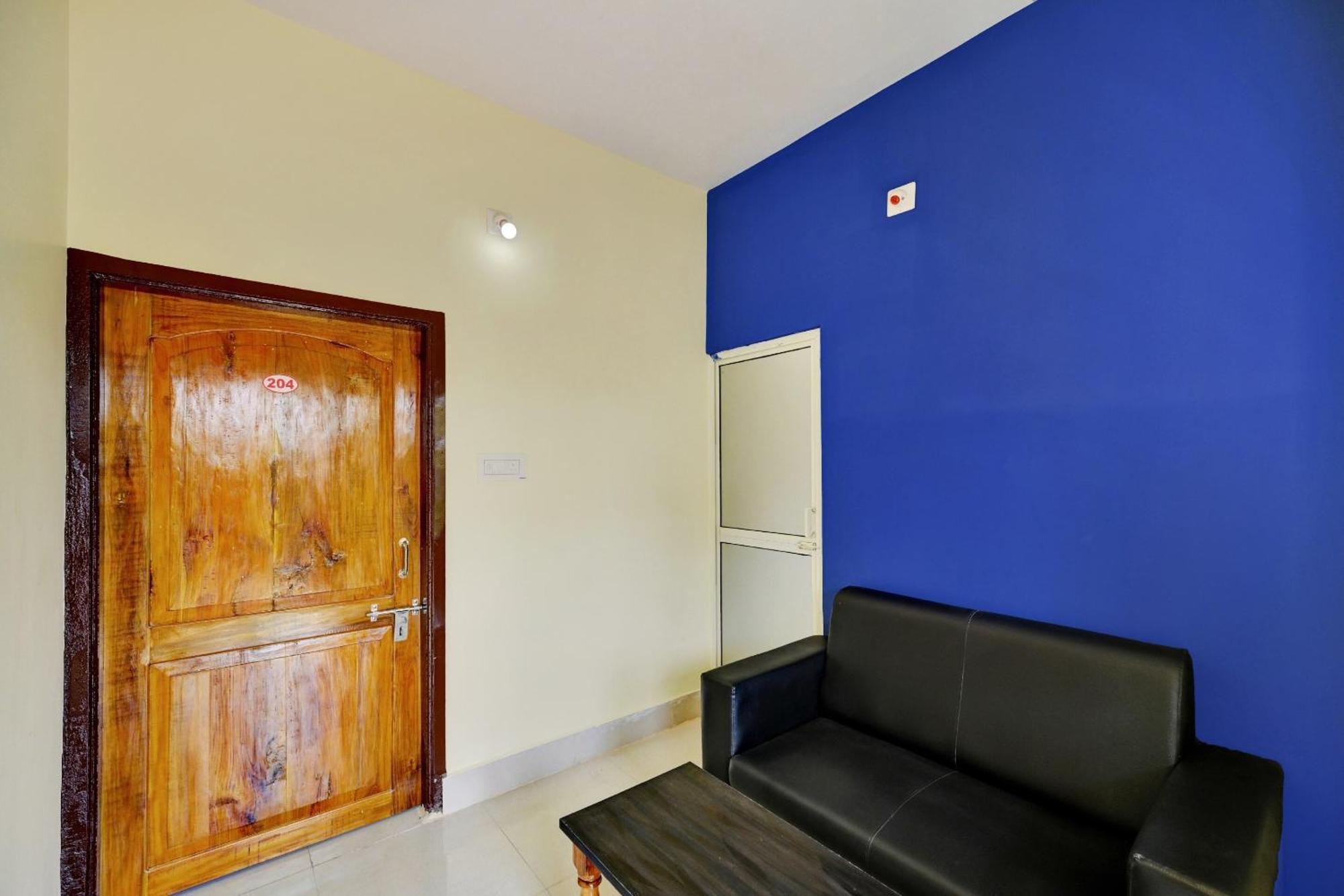Hotel Oyo Flagship 81058 Royal Regalia Bhubaneswar Exterior foto